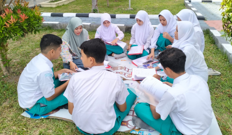 Pembelajaran-Menarik-4-sman13bandung Rahasia Sistem Belajar Modern yang Diam-Diam Dipakai Sekolah Berprestasi di Dunia