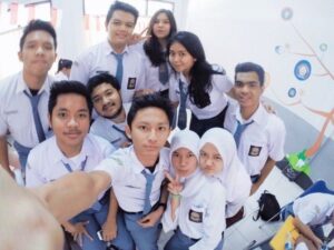 Gedung dan lingkungan SMAN 13 Bandung - sekolah menengah atas negeri di Kota Bandung