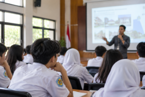 siswa SMAN 13 Bandung mempersiapkan pendidikan setelah lulus SMA