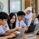 Siswa SMAN 13 Bandung mengembangkan keterampilan digital siswa melalui pembelajaran teknologi di sekolah